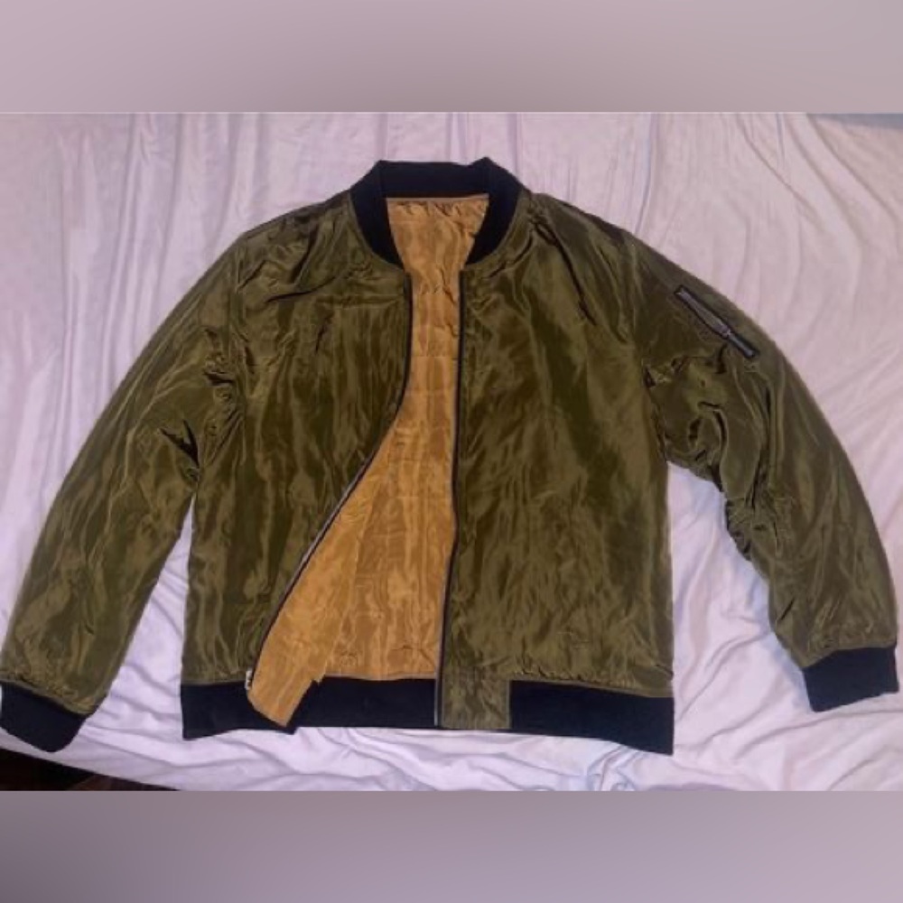 Size 2xl guess men’s reversible jacket